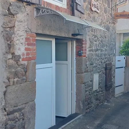 Holiday home Le Pat' Toit A La Traboule *