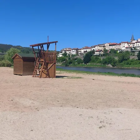 Le Pat' Toit A La Traboule Holiday home *